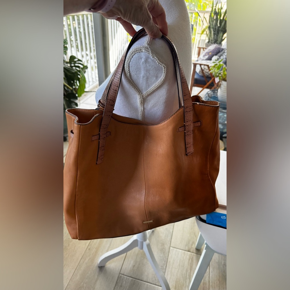 Vince Camuto Rilo Leather Tote shoulder bag - w/ Tan snake print straps